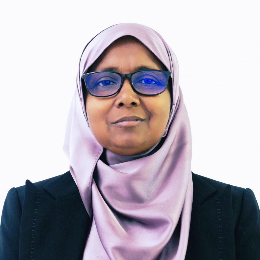 executive-uza-aishath-khaleela-abdul-sattar